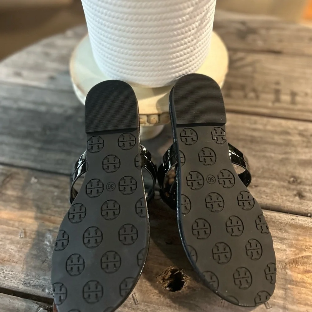 Stylish Black Women's Sandals - Picture 4 of 4